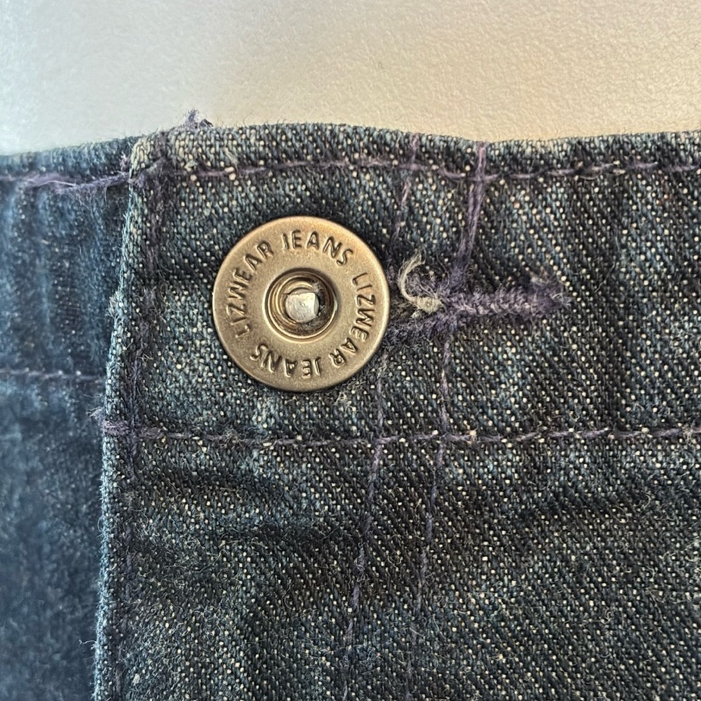 Liz Claoborne denim skirt Woman's, 8, Dark grey, light grey stencil flowers. EUC - Picture 8 of 17